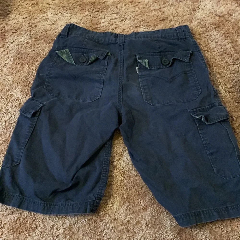 Levi’s cargo shorts| 16 REG | - Picture 2 of 3